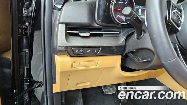 Kia Canival 2023 — photo 16