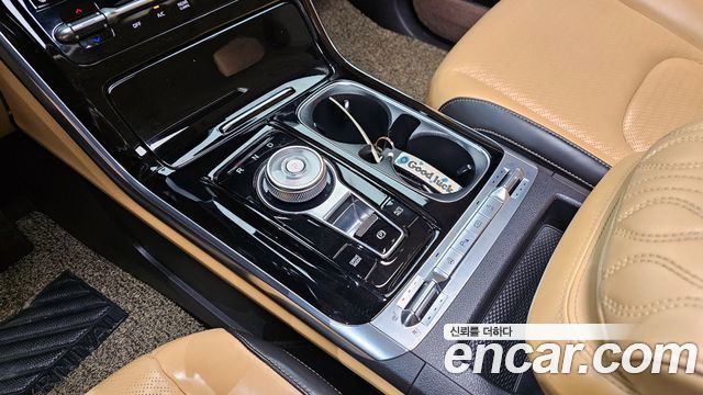 Kia Canival 2021 — photo 9