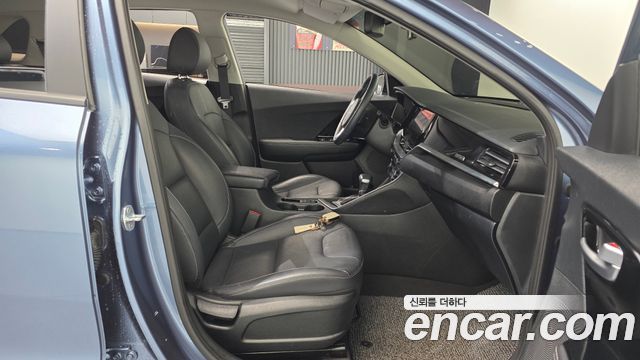 Kia Niro 2022 — photo 11