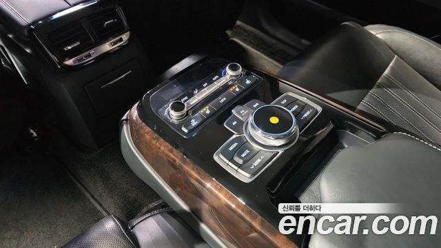 Genesis EQ900 2016 — photo 17