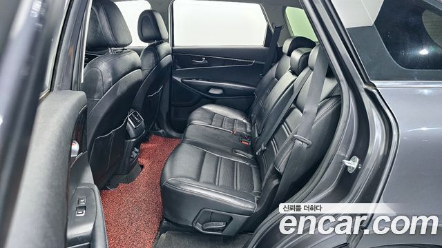Kia Sorento 2016 — photo 11
