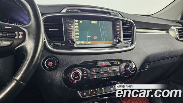 Kia Sorento 2016 — photo 16