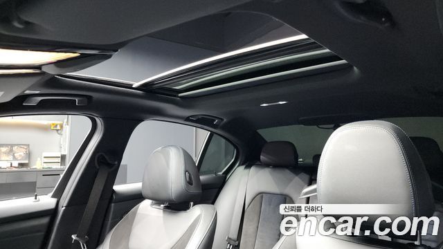 BMW 3-Series 2021 — photo 19