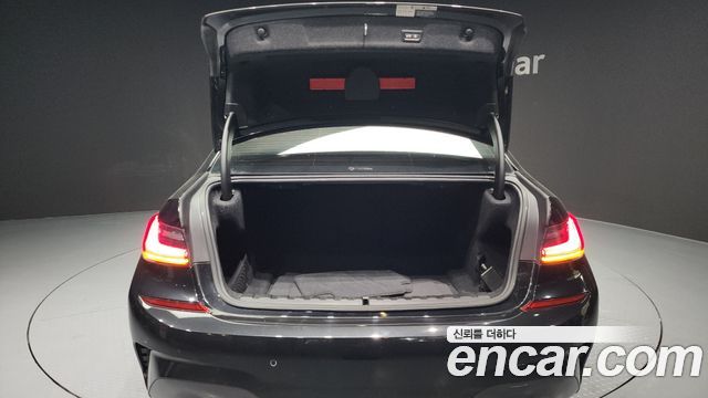 BMW 3-Series 2021 — photo 20