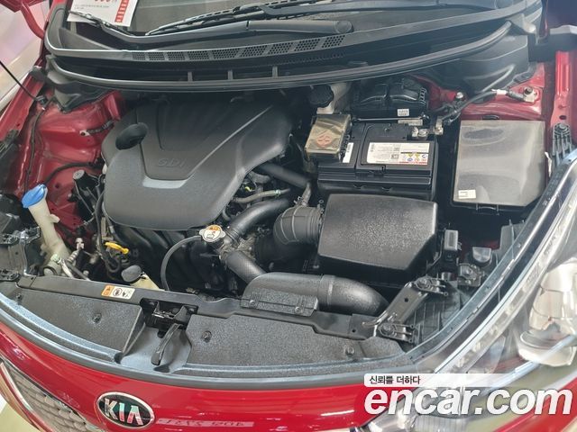 Kia K3 2013 — photo 4