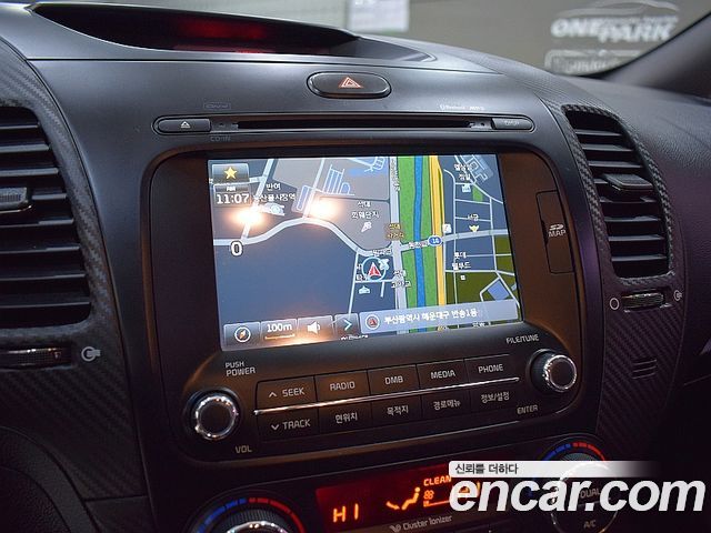 Kia K3 2013 — photo 17