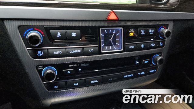 Genesis G80 2018 — photo 16