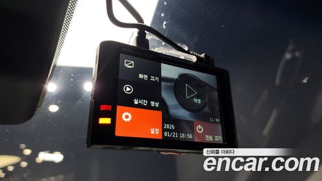 Genesis G80 2018 — photo 19