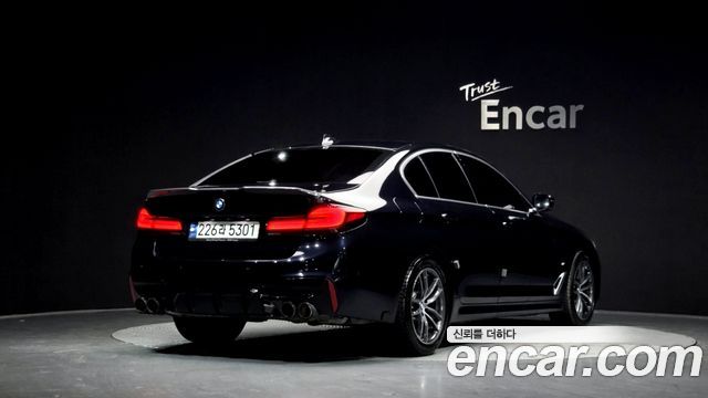 BMW 5-Series 2023 — photo 2