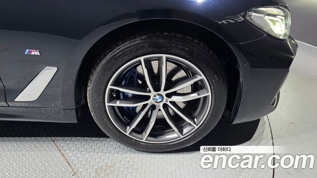 BMW 5-Series 2023 — photo 5