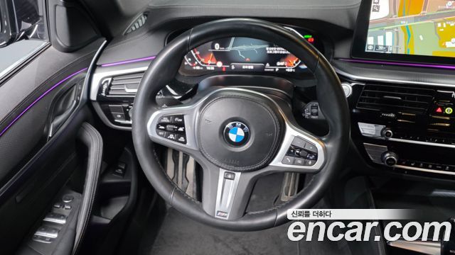 BMW 5-Series 2023 — photo 13