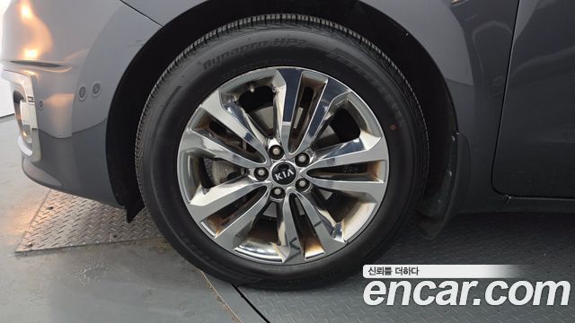 Kia Canival 2015 — photo 5