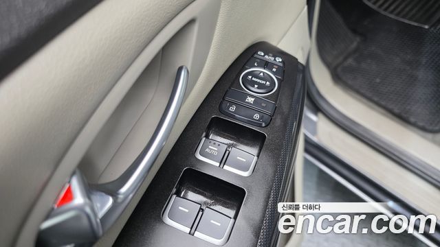Kia Canival 2015 — photo 14