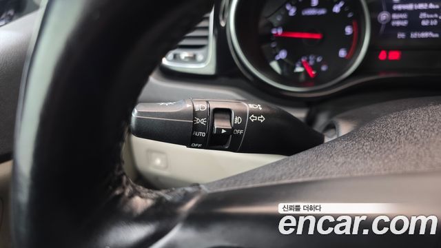 Kia Canival 2015 — photo 15