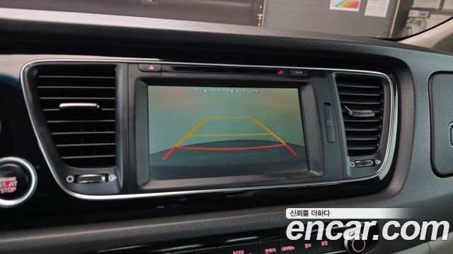 Kia Canival 2015 — photo 17