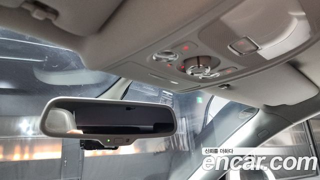 Audi A4 2015 — photo 17