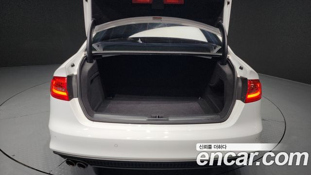 Audi A4 2015 — photo 20