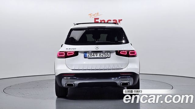 Mercedes-Benz GLB-Class 2020 — photo 4