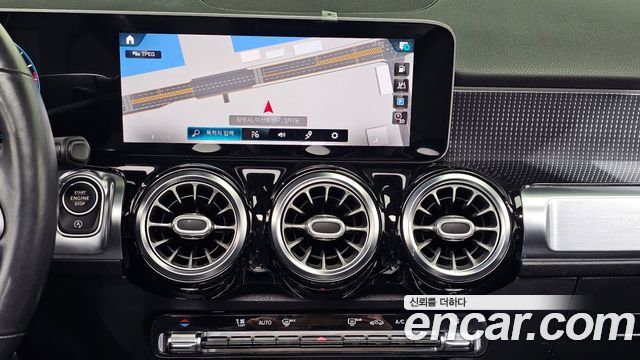 Mercedes-Benz GLB-Class 2020 — photo 14