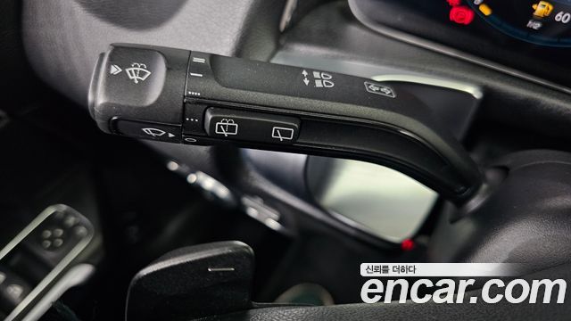 Mercedes-Benz GLB-Class 2020 — photo 17