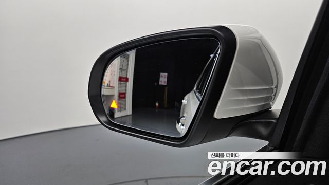 Mercedes-Benz GLB-Class 2020 — photo 18