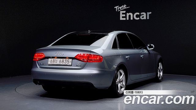 Audi A4 2012 — photo 2