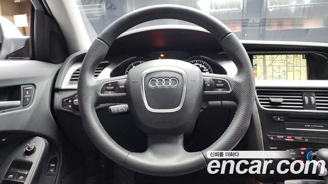 Audi A4 2012 — photo 13
