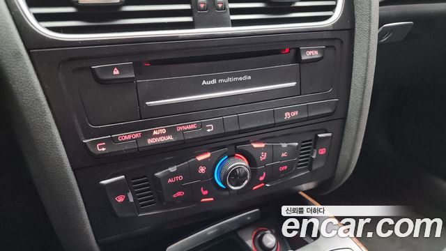 Audi A4 2012 — photo 16