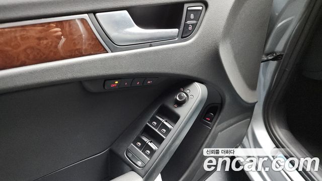 Audi A4 2012 — photo 19