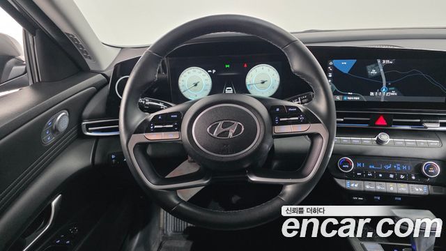 Hyundai AVANTE 2022 — photo 14