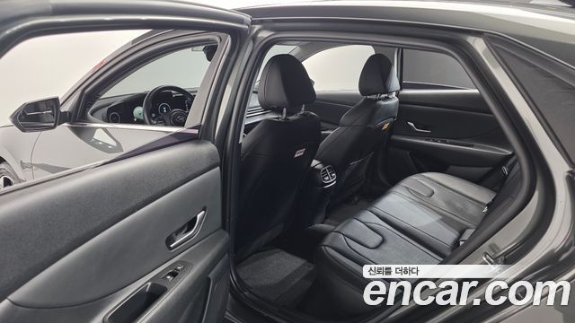 Hyundai AVANTE 2022 — photo 17