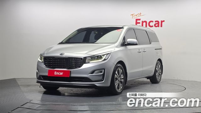 Kia Canival 2020 — photo 1
