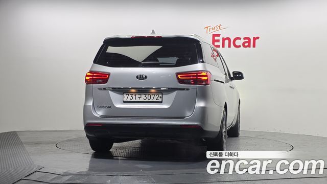 Kia Canival 2020 — photo 4
