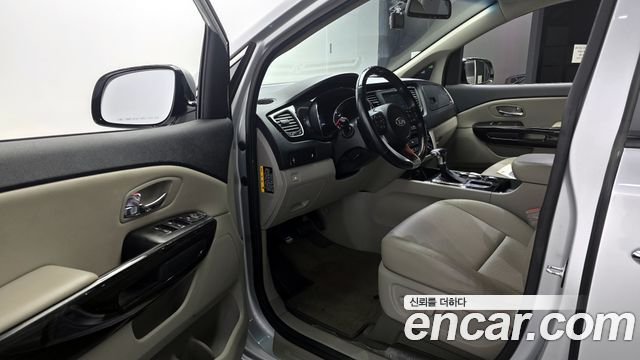 Kia Canival 2020 — photo 10