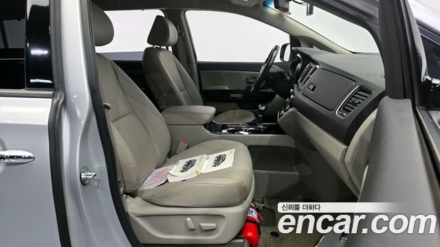 Kia Canival 2020 — photo 11
