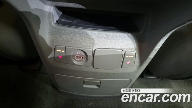 Kia Canival 2020 — photo 17