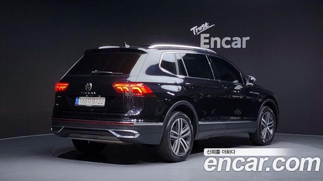 Volkswagen Tiguan 2023 — photo 2