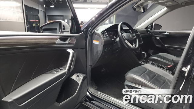Volkswagen Tiguan 2023 — photo 10
