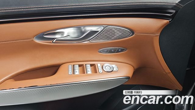 Genesis GV70 2021 — photo 16