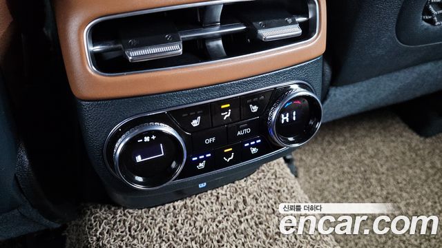 Genesis GV70 2021 — photo 17