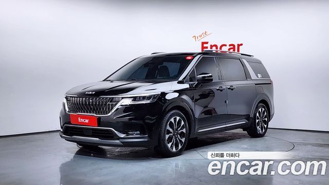 Kia Canival 2023 — photo 1