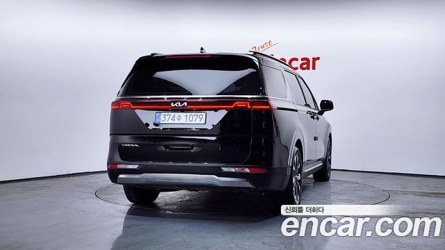Kia Canival 2023 — photo 4