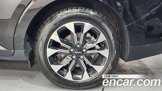 Kia Canival 2023 — photo 5