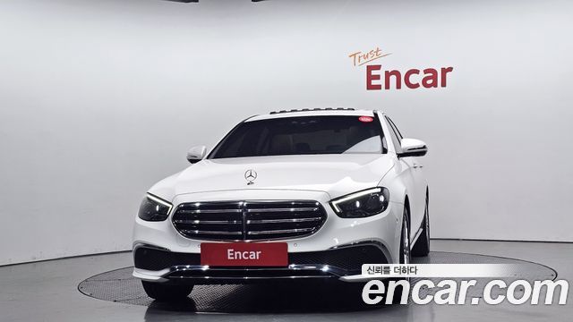 Mercedes-Benz E-Class 2022 — photo 3