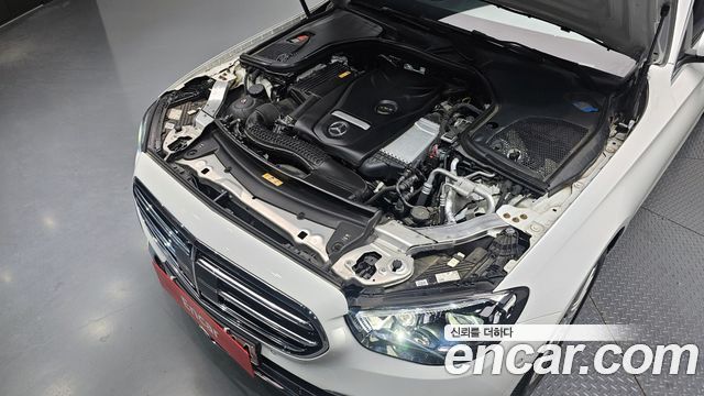 Mercedes-Benz E-Class 2022 — photo 6