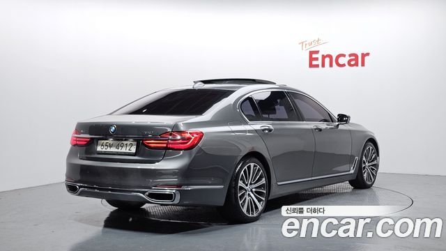 BMW 7-Series 2018 — photo 2