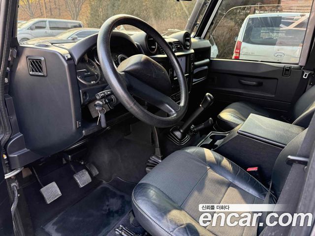 Land Rover Defender 2012 — photo 10