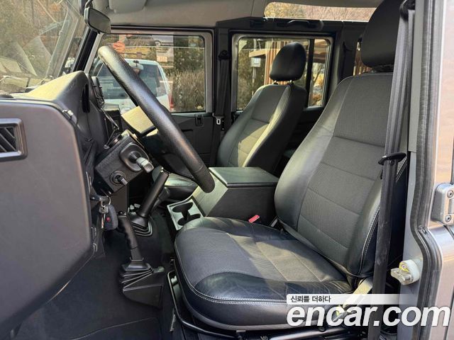 Land Rover Defender 2012 — photo 11