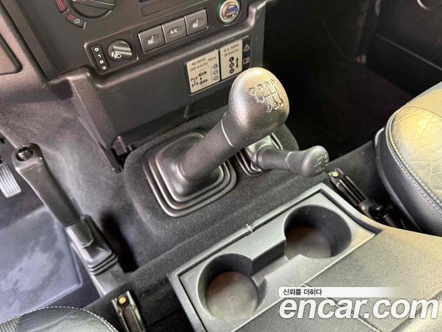 Land Rover Defender 2012 — photo 13