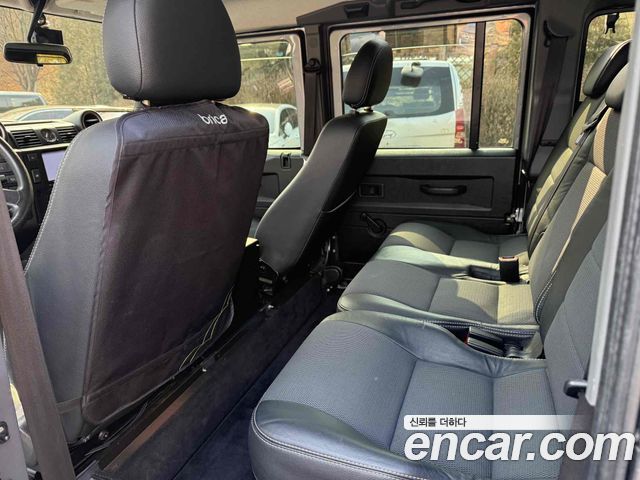 Land Rover Defender 2012 — photo 14